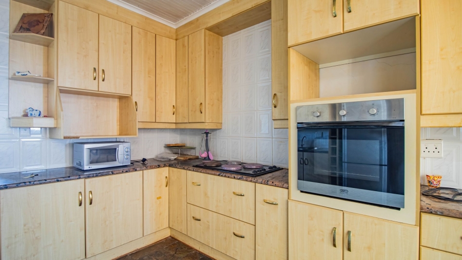 4 Bedroom Property for Sale in Pearl Bay Western Cape